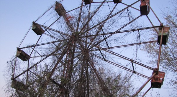 These 17 Photos From West Virginia’s Abandoned Amusement Park Will Creep You Out
