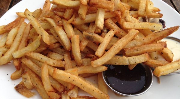 These 10 Restaurants In Indiana Have Fries So Good You Can’t Handle It