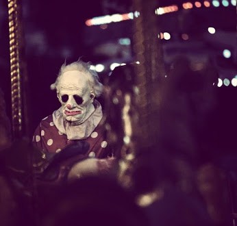 What This Creepy Clown Is Doing In Florida Is Ridiculously Terrifying