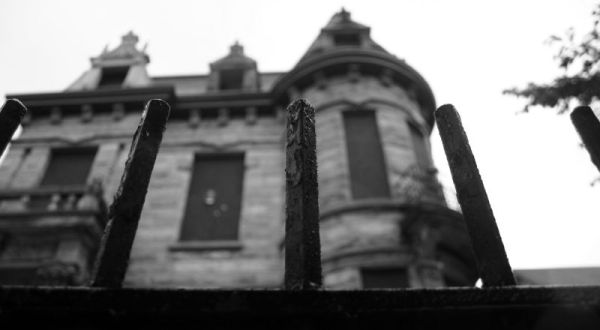 Something Beyond Terrifying Happened In This Now-Haunted Ohio Mansion