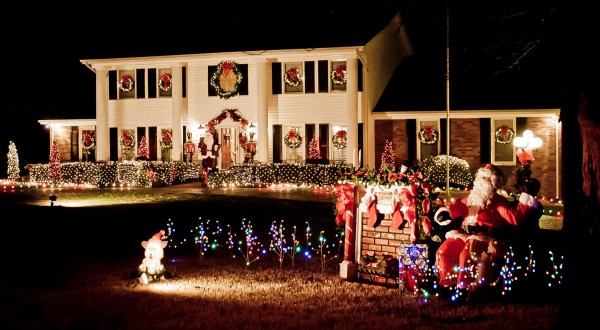 Here Are The Top 11 Christmas Towns In Tennessee. They’re Magical.