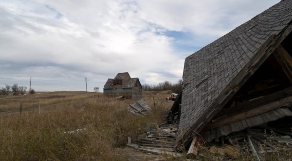 This Abandoned Ghost Town In North Dakota Is Hauntingly Beautiful