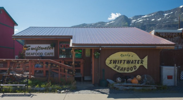 These 12 Restaurants In Alaska Have The Best Seafood Ever