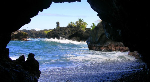 These 9 Incredible Places In Hawaii Will Bring Out The Explorer In You