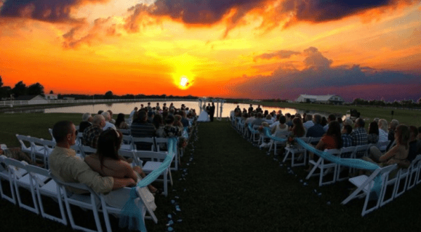 10 Epic Spots To Get Married In Missouri That’ll Blow Guests Away