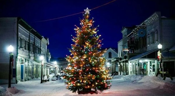 Here Are The Top 9 Christmas Towns In Michigan. They’re Magical This Time Of Year.