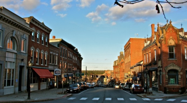 Here Are The 10 Most Beautiful, Charming Small Towns In Maine