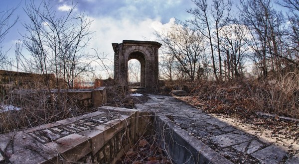 The Truth Behind This Abandoned Missouri Castle Is Captivating