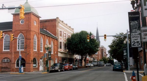 These 9 Towns In West Virginia Have The Best Main Streets You Gotta Visit