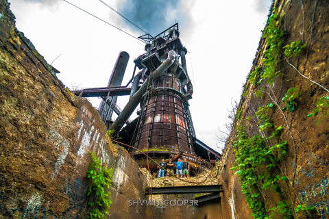 This Abandoned Aging Relic of The Pennsylvania Steel Industry Is Still Stunning