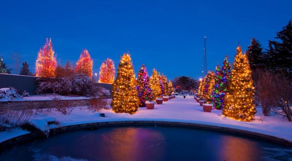 These 8 Places In Colorado Have The Most Unbelievable Christmas Lights