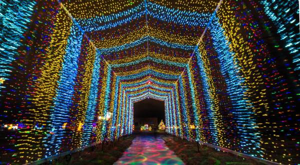 These 10 Places In Kansas Have The Most Unbelievable Christmas Decorations