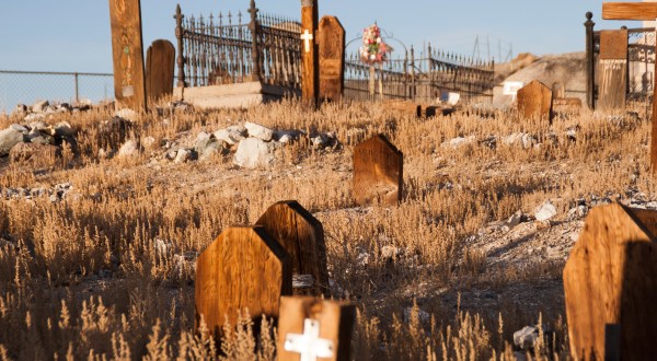 8 Disturbing Cemeteries In Nevada That Will Give You Goosebumps