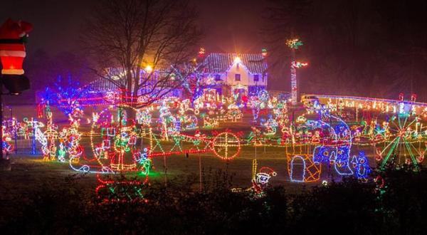 These 9 Houses In Pennsylvania Have The Most Unbelievable Christmas Decorations