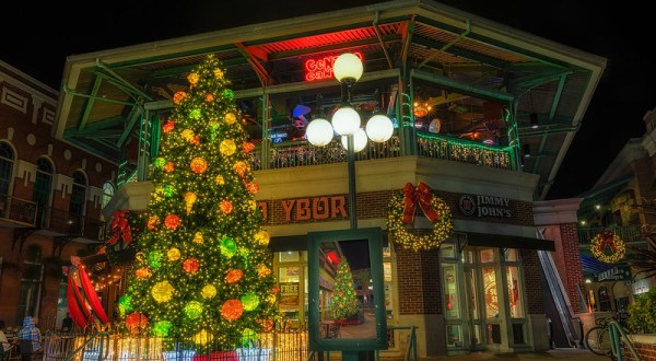 Here Are The Top 10 Christmas Towns In Florida. They’re Magical.