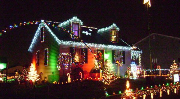 These 12 Houses In Ohio Have The Most Unbelievable Christmas Decorations