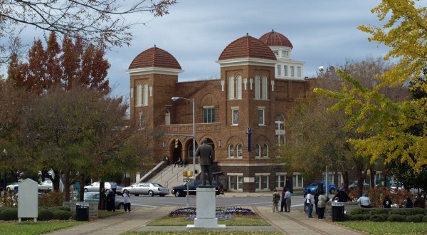 10 Historic Towns In Alabama That Will Transport You To The Past