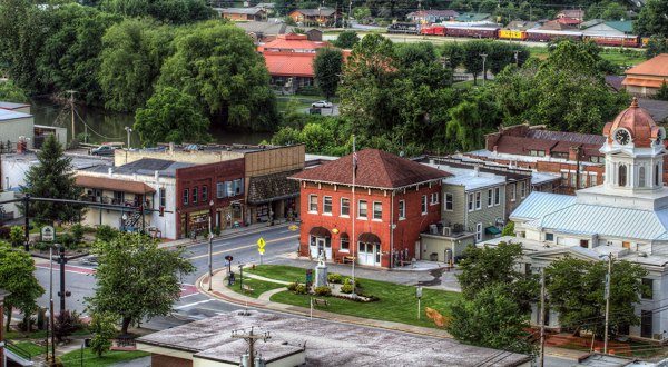 These 17 Perfectly Picturesque Small Towns In North Carolina Are Delightful