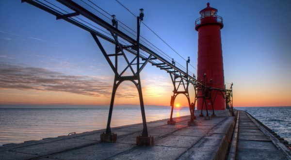 These 9 Perfectly Picturesque Small Towns In Michigan are Delightful