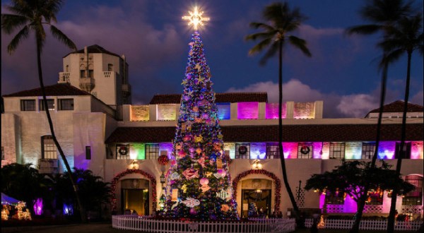 Here Are The Top 9 Christmas Towns In Hawaii. They’re Magical.