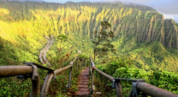 9 Fascinating Places In Hawaii Most People Can’t Visit