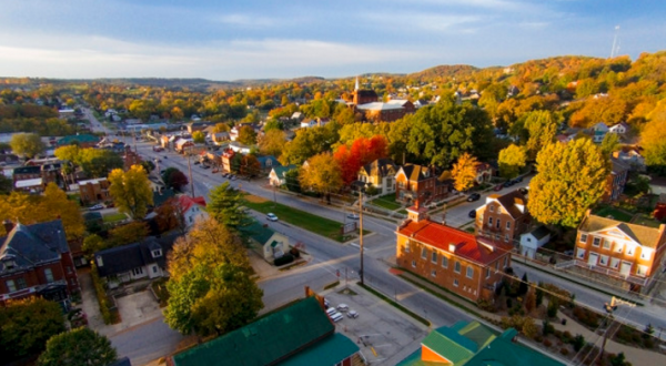 These 17 Perfectly Picturesque Small Towns In Missouri Are Delightful