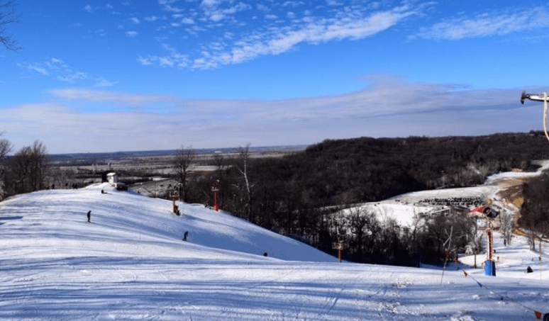 12 Unforgettable Places In Missouri That Everyone Must Visit This Winter