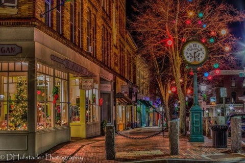 Here Are The Top 13 Christmas Towns In Maine. They’re Magical.