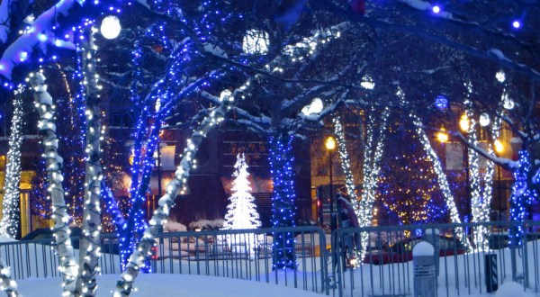 These 9 Places In Michigan Have The Most Unbelievable Christmas Decorations