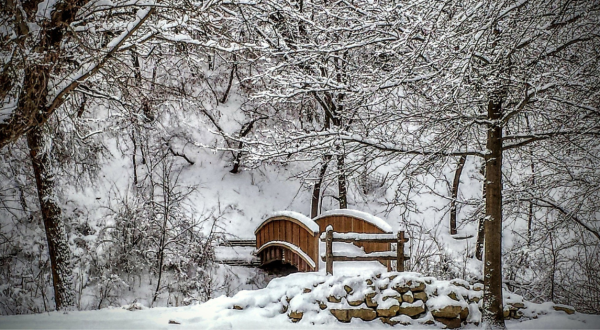 10 Spots In Iowa That Will Drop Your Frozen Jaw This Winter