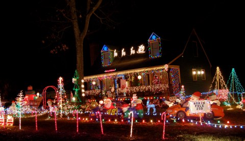 These 11 Houses In Virginia Have The Most Unbelievable Christmas Decorations