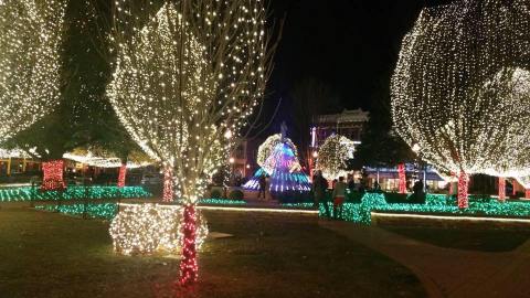 10 Places In Arkansas With The Most Amazing Christmas Decorations