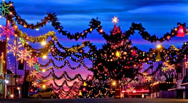 Here Are The Top 10 Christmas Towns In Oklahoma. They’re Magical.