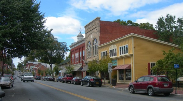 These 9 Perfectly Picturesque Small Towns In West Virginia Are Delightful