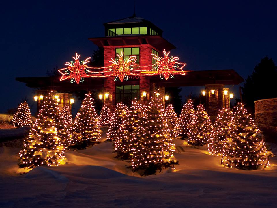 Here Are The Top 10 Christmas Towns In Wisconsin. They’re Magical.