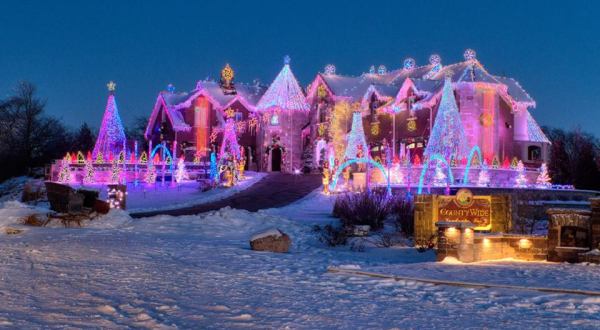These 8 Houses In Illinois Have The Most Unbelievable Christmas Decorations