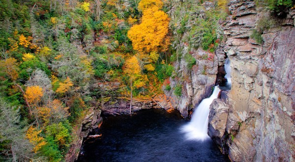 Everyone In North Carolina Must Visit This One Epic Waterfall As Soon As Possible