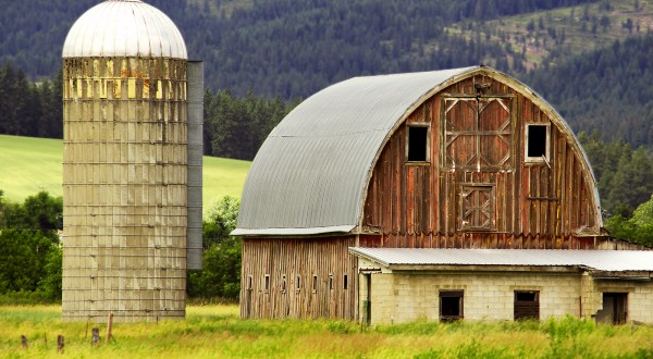 You’ll Fall In Love With These 12 Incredible Old Barns In Idaho
