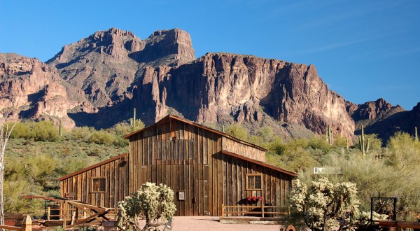 You Will Fall In Love With These 12 Beautiful Old Barns In Arizona
