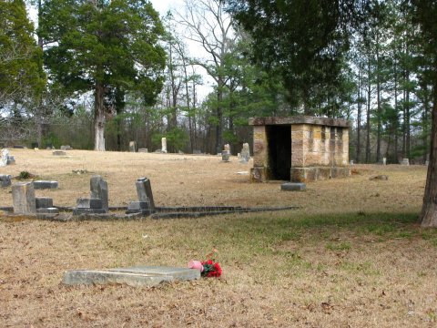 These 8 Disturbing Cemeteries In Alabama Will Give You Goosebumps