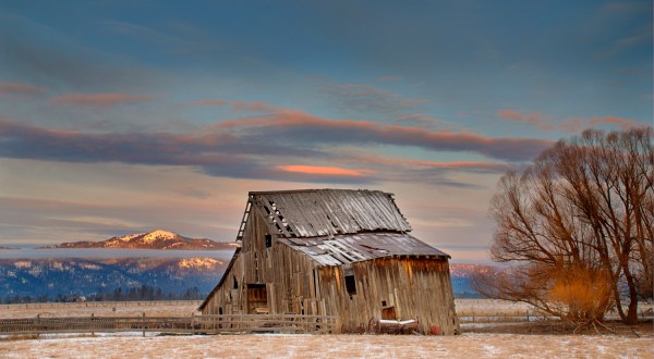 You’ll Fall In Love With These 19 Beautiful Old Barns In Idaho (Part II)