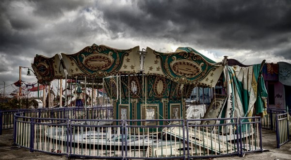 The Remnants Of This Abandoned Louisiana Amusement Park Are Both Devastating And Beautiful