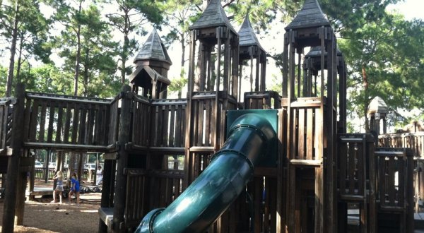 These 8 Amazing Playgrounds In Alabama Will Make You Feel Like A Kid Again