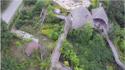 Everyone In Michigan Should See What's Inside The Gates Of This Abandoned Zoo