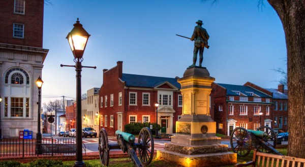 These 12 Perfectly Picturesque Small Towns In Virginia Are Delightful