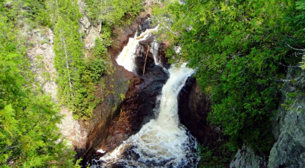 You Should Avoid These 7 Most Dangerous Spots In Minnesota Nature