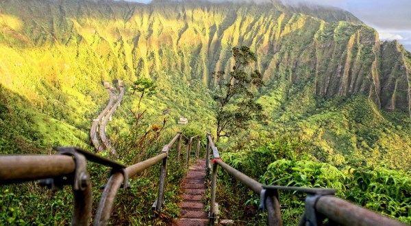 This Stunning But Illegal Hawaii Hike Will Blow Your Mind