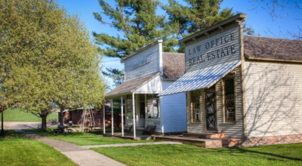 These 10 Historical Villages In Iowa Will Transport You To A Different Time