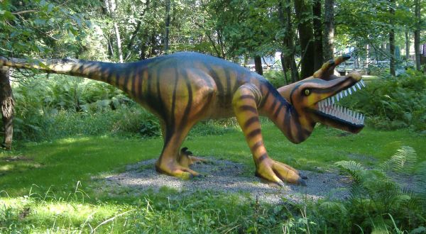 The Remnants Of This Dinosaur-Themed Amusement Park In Michigan Are Terribly Creepy