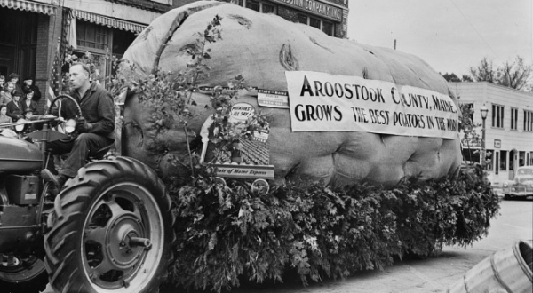 22 Potato Celebration Photos From 1940 That Will Make You Miss The Old Days